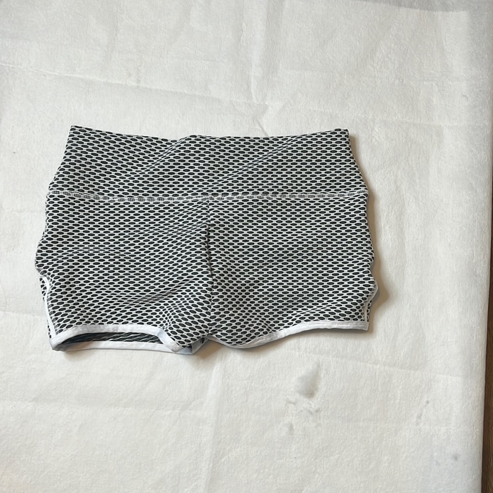 Booty scrunch shorts